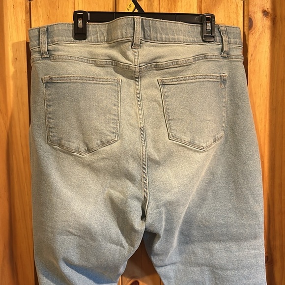 LuLaRoe Jeans Light Wash Magic Comfort Stretch - Picture 4 of 5